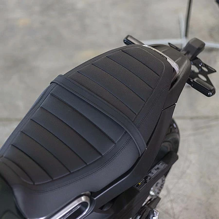Мотоцикл Benelli Leoncino 800 (зеленый/черный)