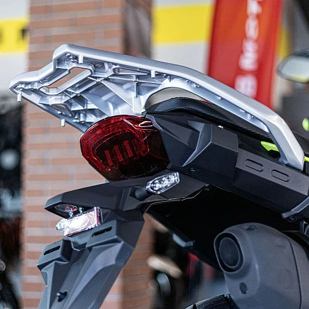 Мотоцикл QJ SVT 650X (черный/зеленый) 2026г (наличие)
