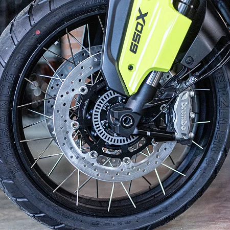 Мотоцикл QJ SVT 650X (черный/зеленый) 2026г (наличие)