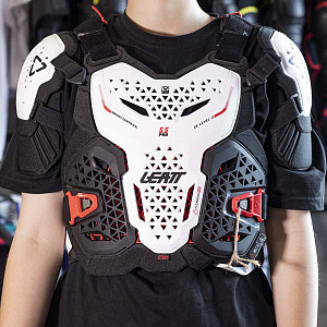 Защита панцирь Leatt Chest Protector 5.5 Pro Evo (бел, S/M)